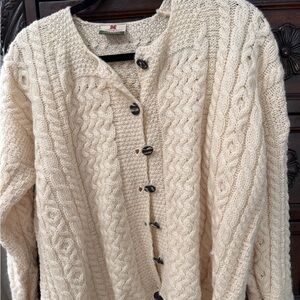 100% Wool
Cozy Cream Cable Knit Cardigan